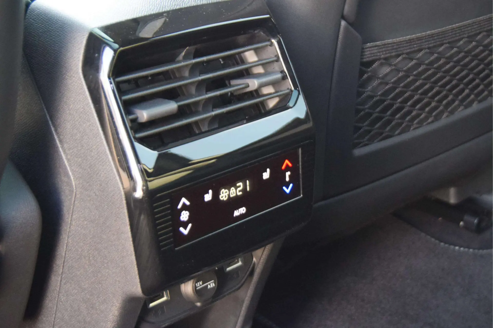 Peugeot E-5008 73 kWh GT 31