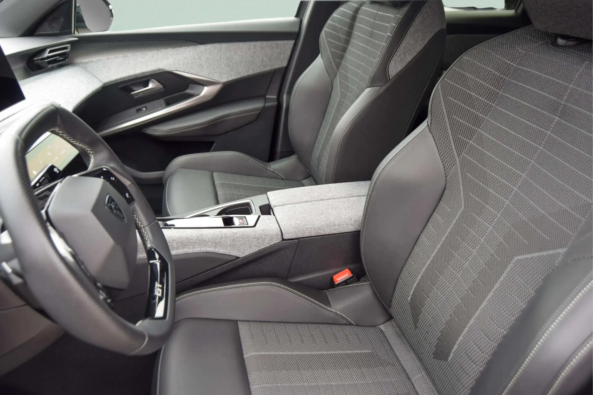 Peugeot E-3008 73 kWh GT 27