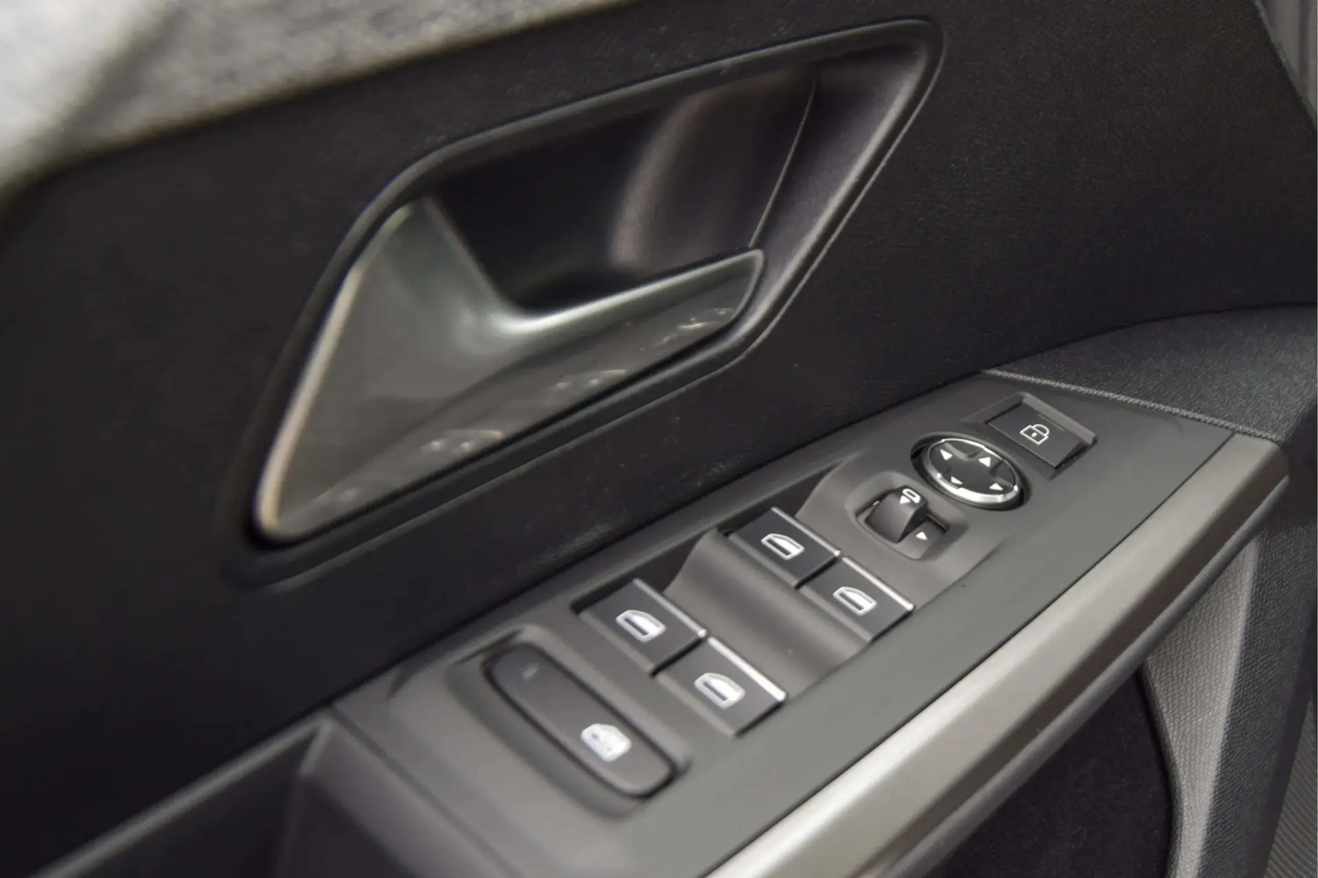 Peugeot E-3008 73 kWh GT 57