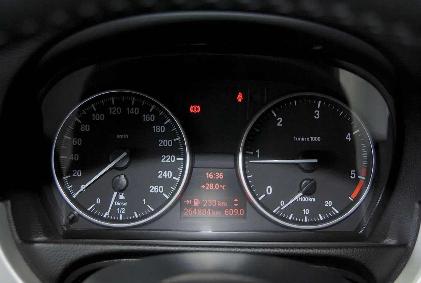 BMW 320 D COUPE 25