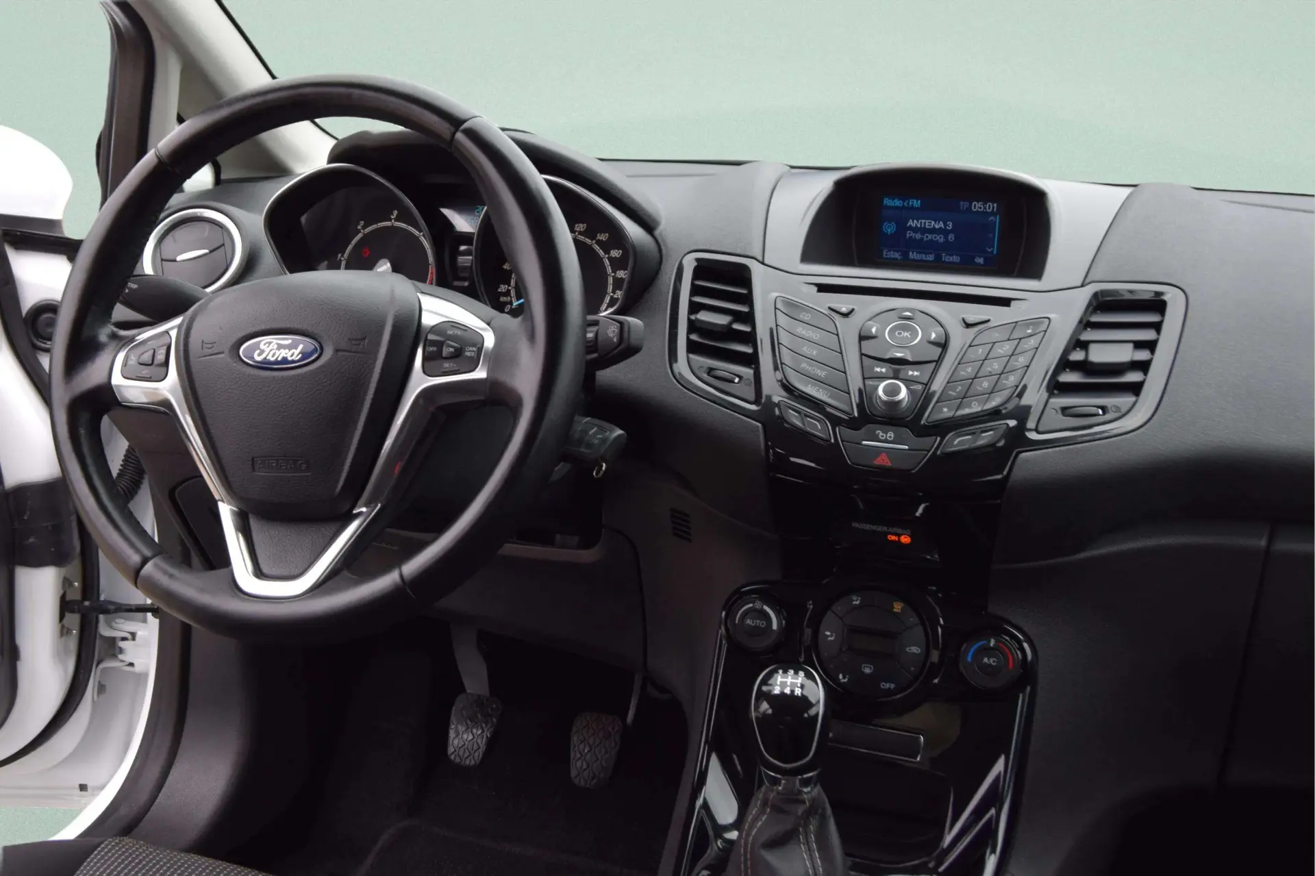 Ford Fiesta 1.5 TDCi Titanium 21
