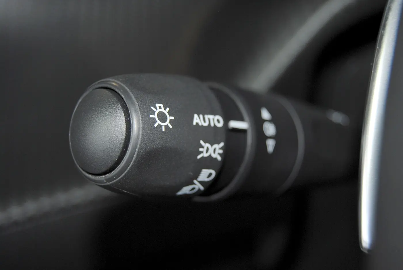 Peugeot 208 1.2 Hybrid Allure e-DCS6 34