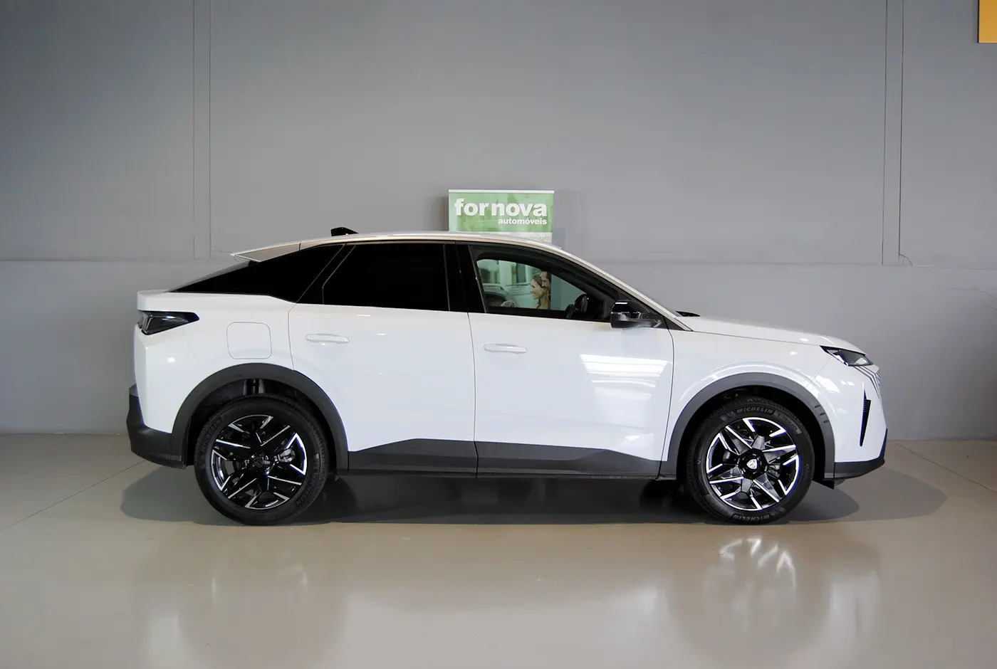 Peugeot 3008 1.2 Hybrid Allure e-DCS6 5