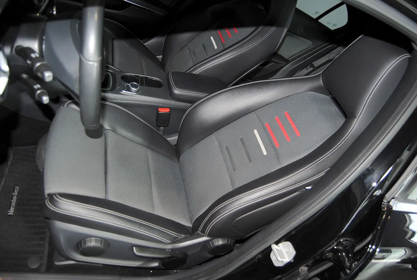 Mercedes-Benz A 180 AMG Line 28
