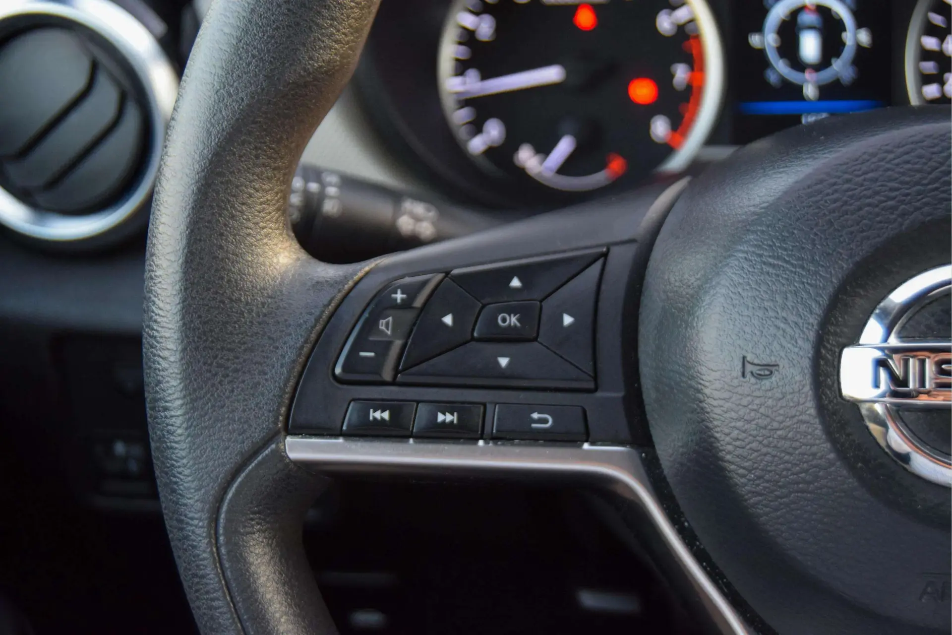 Nissan Micra 1.0 IG-T N-Connecta 13