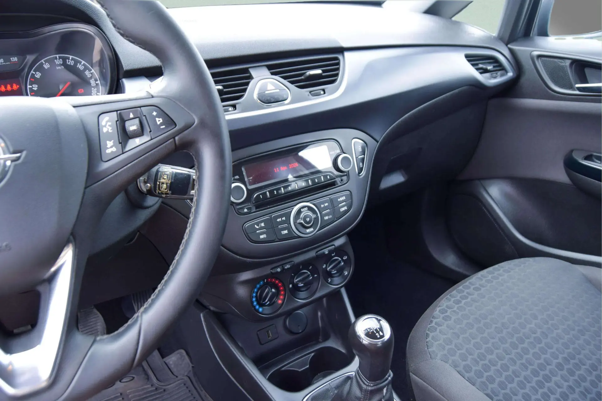 Opel Corsa 1.2 Enjoy 12
