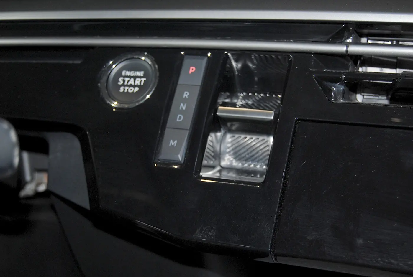 Peugeot 3008 1.2 Hybrid Allure e-DCS6 27
