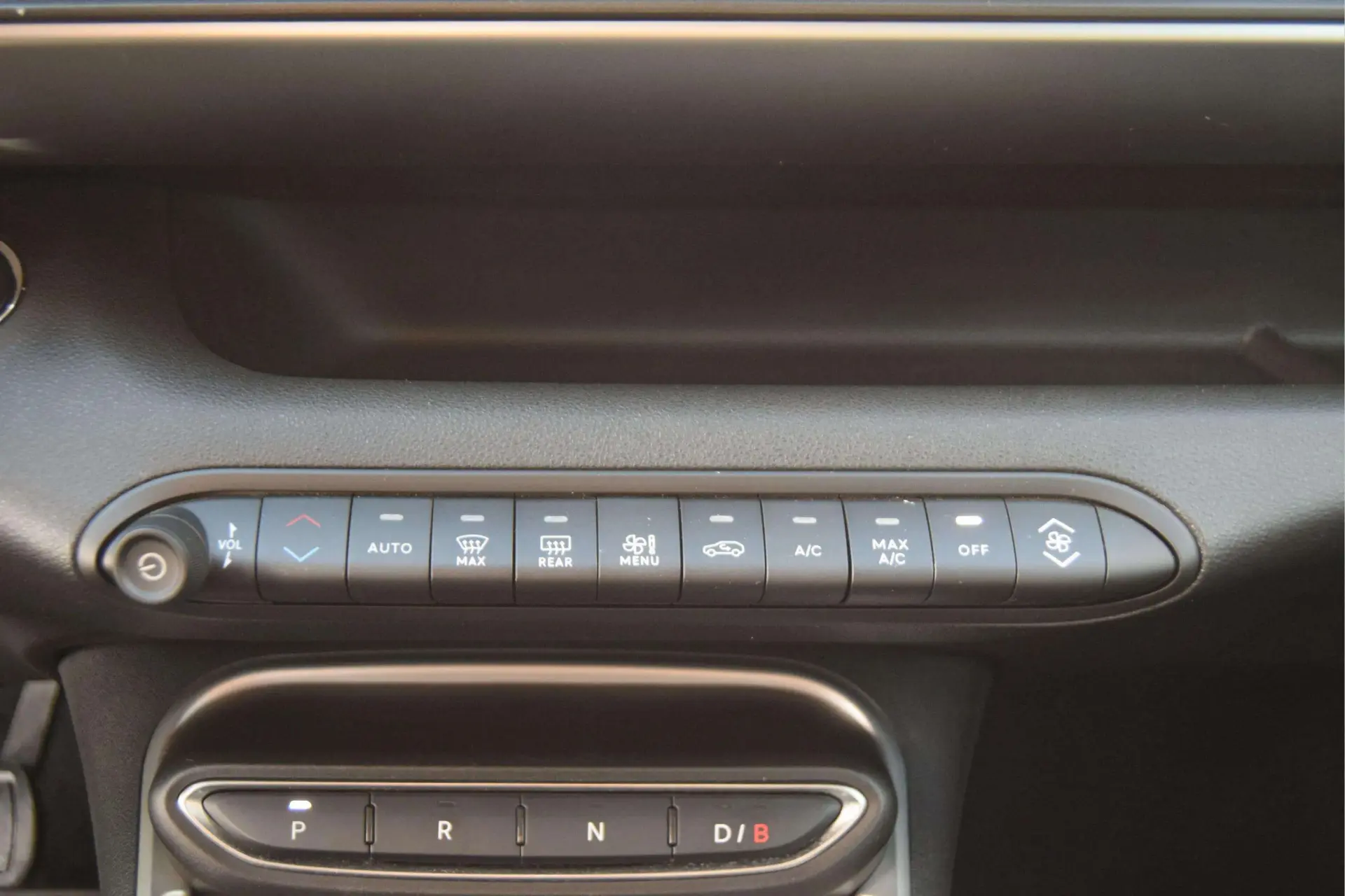 Jeep Avenger 54 KWh Summit 24