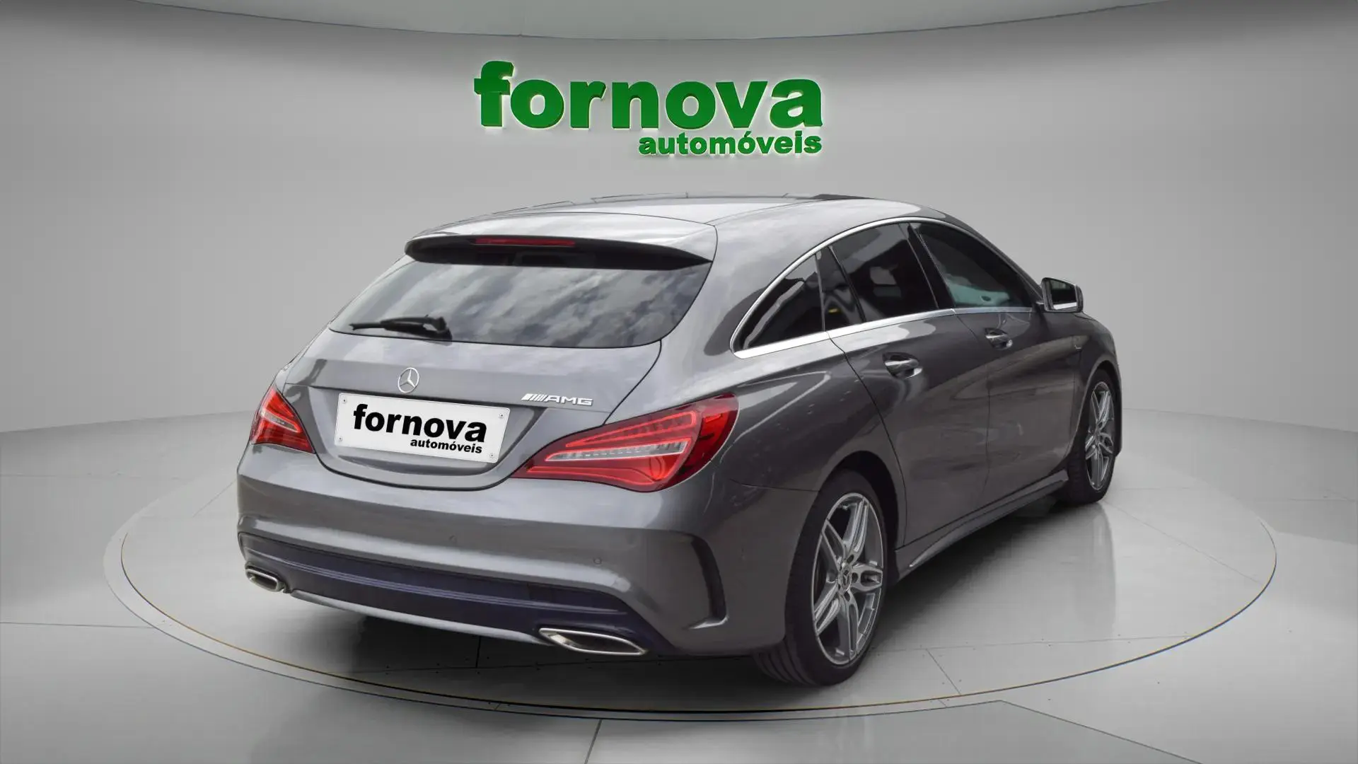 Mercedes-Benz CLA 180 d Shooting Brake AMG Line 4