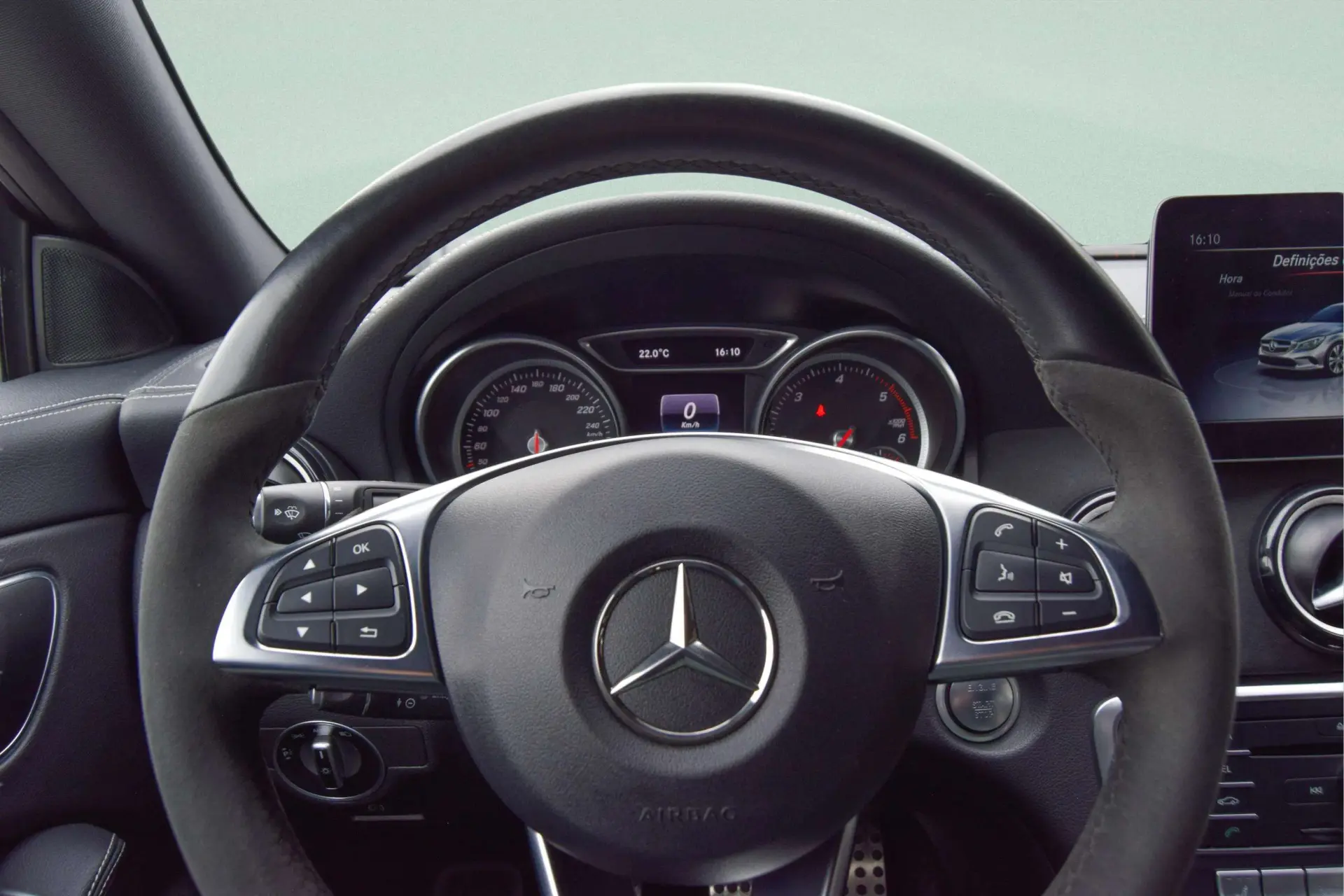 Mercedes-Benz CLA 180 d Shooting Brake AMG Line 16