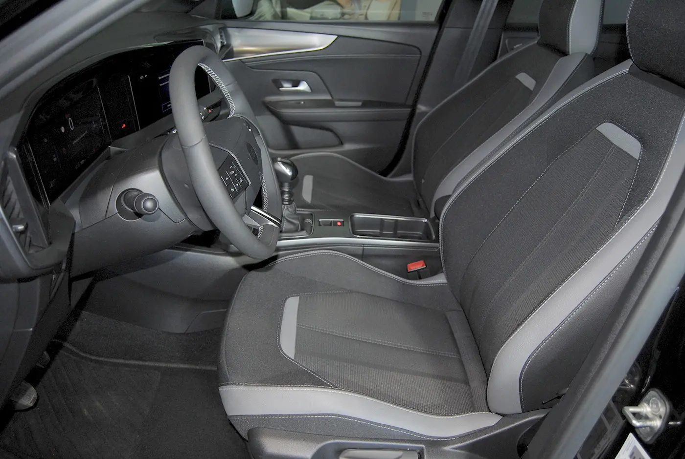 Opel Mokka 1.2T GS 15
