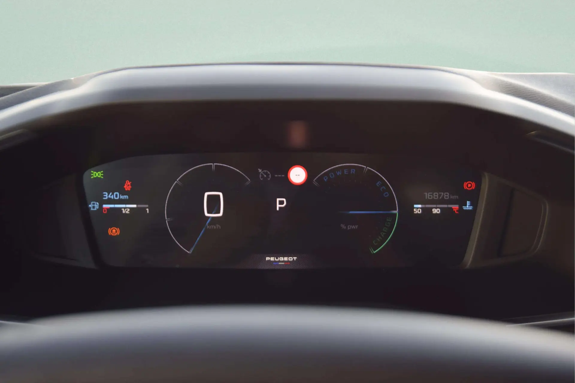 Peugeot 2008 1.2 Hybrid Allure e-DCS6 14