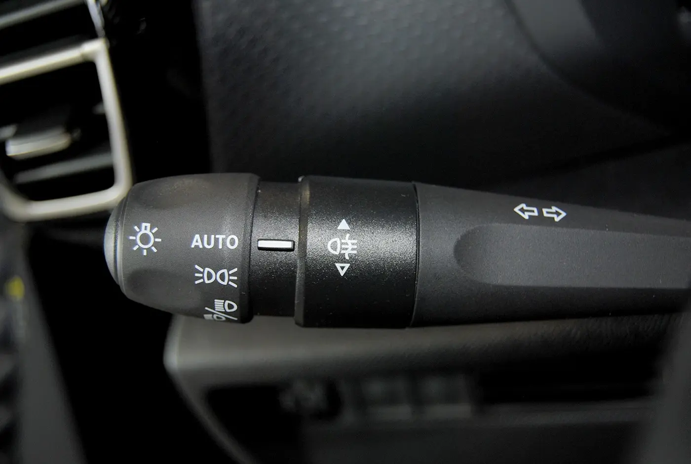 Citroen C4 1.2 Hybrid Collection e-DSC6 29