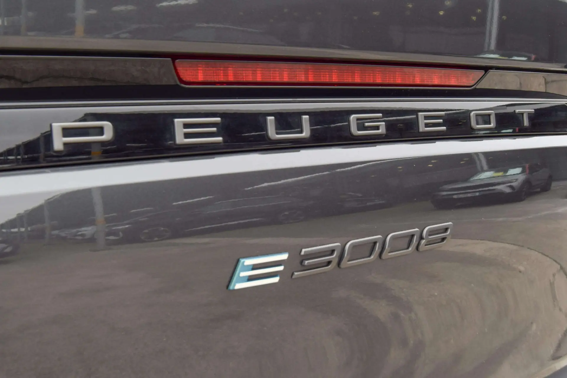 Peugeot E-3008 73 kWh GT 58