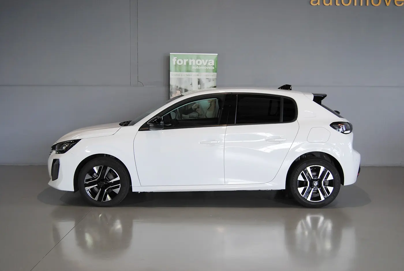 Peugeot 208 1.2 Hybrid Allure e-DCS6 8