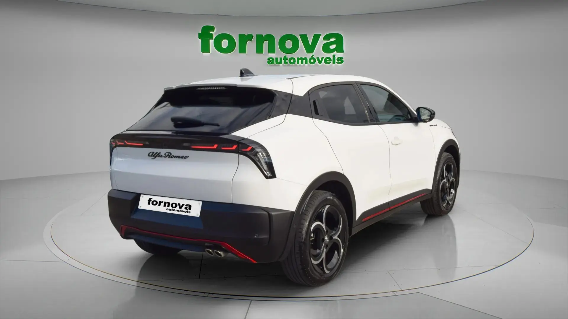 Alfa Romeo Junior 1.2 Speciale eDCT6 4