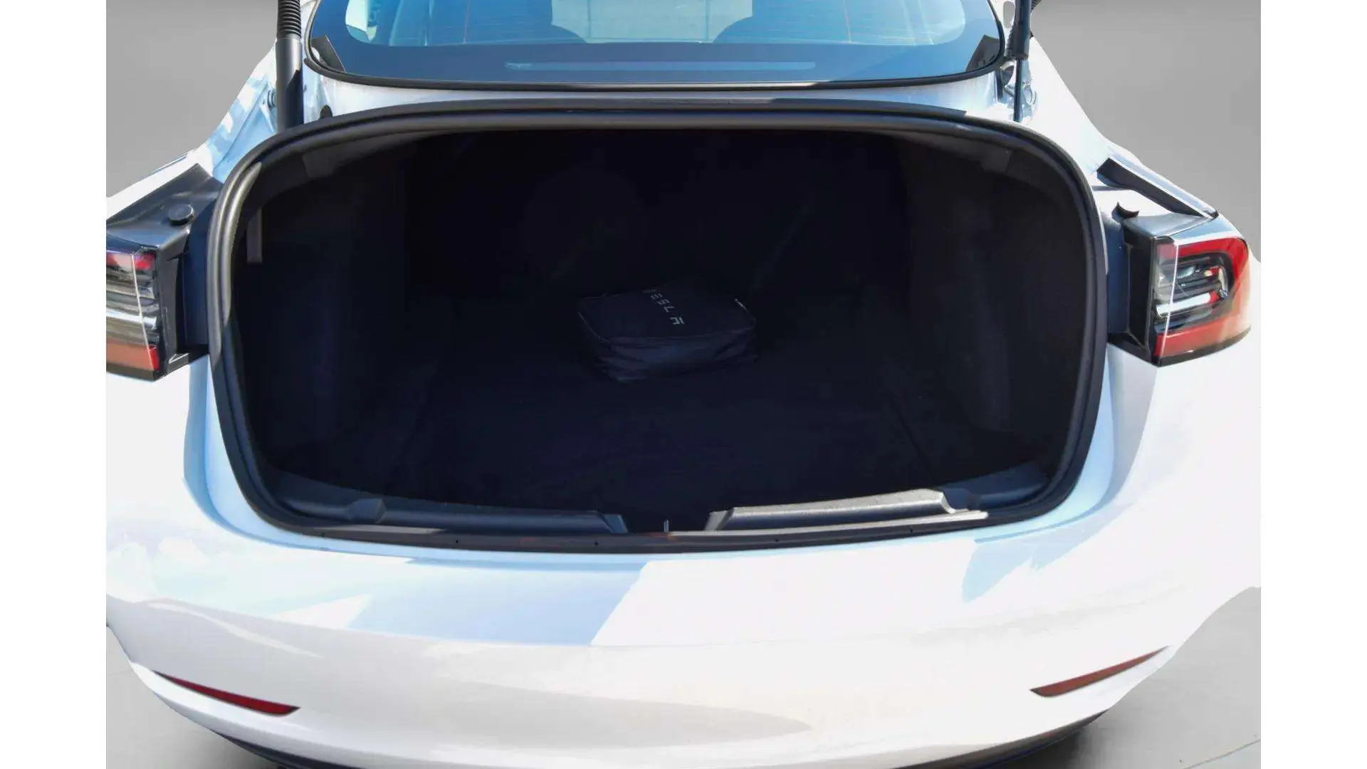 Tesla Model 3 Long-Range AWD Dual Motor 33