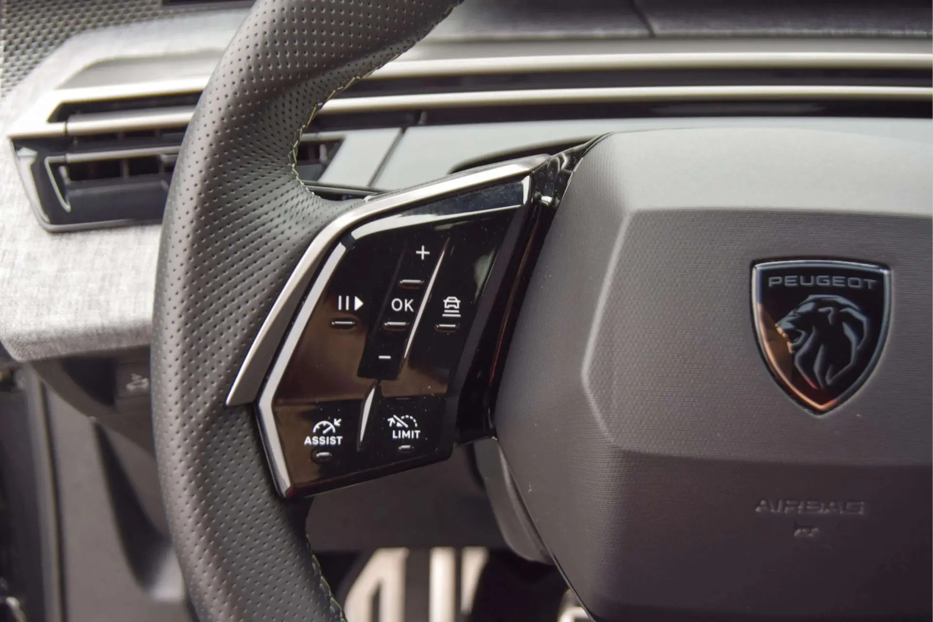 Peugeot E-3008 73 kWh GT 19