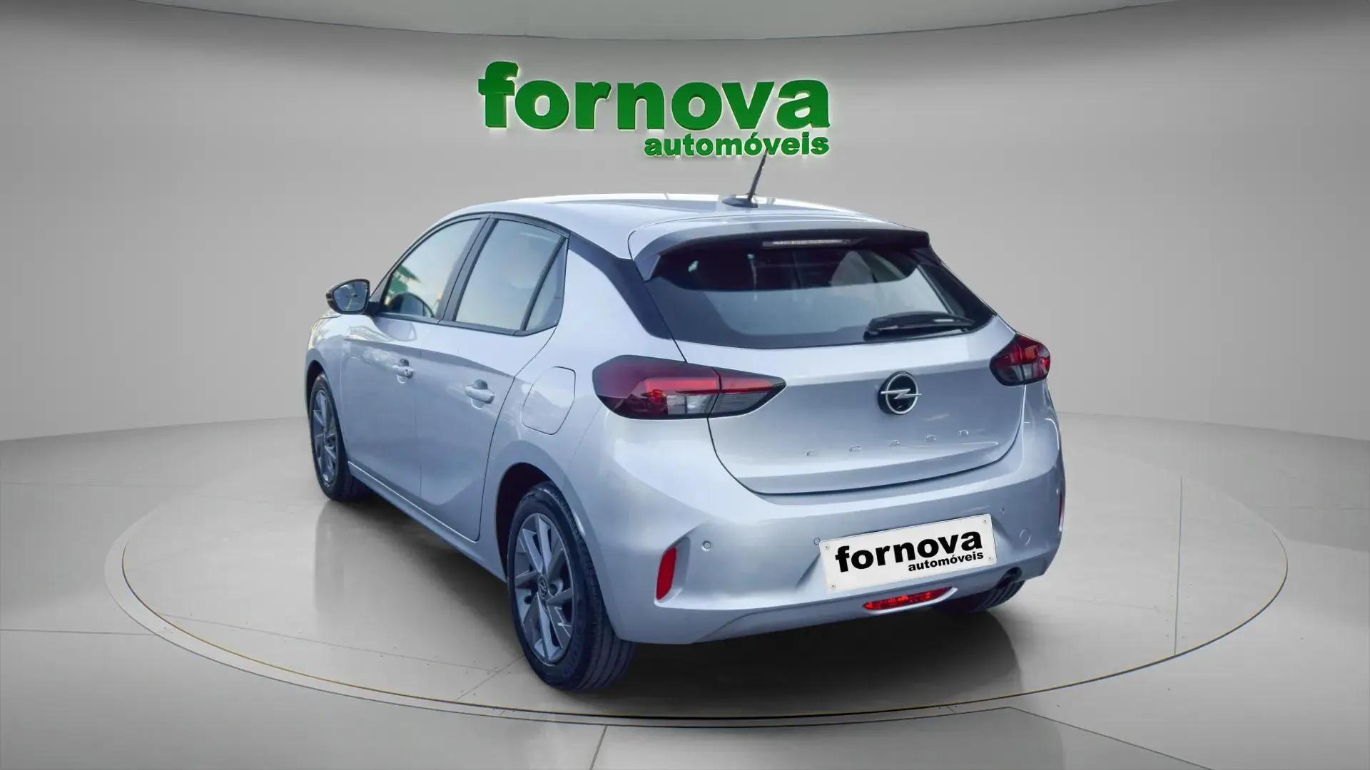 Opel Corsa 1.2 Business Edition 6