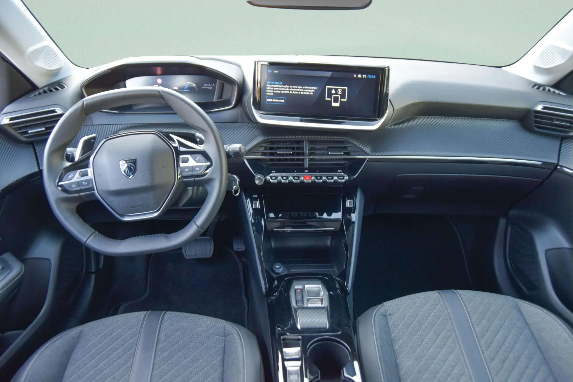 Peugeot 208 1.2 Hybrid Allure e-DCS6 9