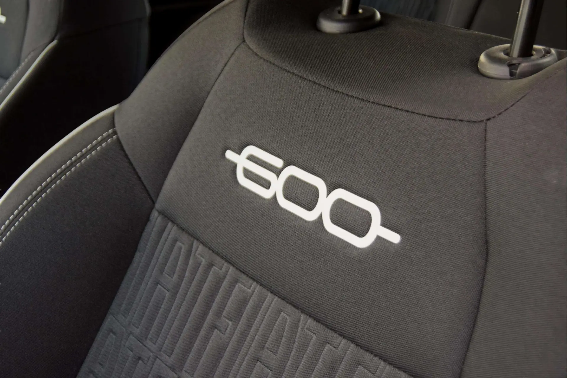 Fiat 600 1.2 Hybrid Icon 26