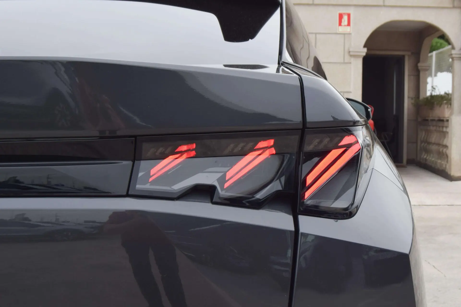 Peugeot E-3008 73 kWh GT 62