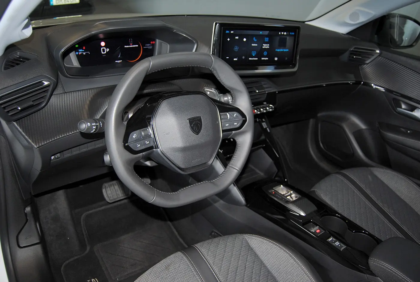 Peugeot 208 1.2 Hybrid Allure e-DCS6 14