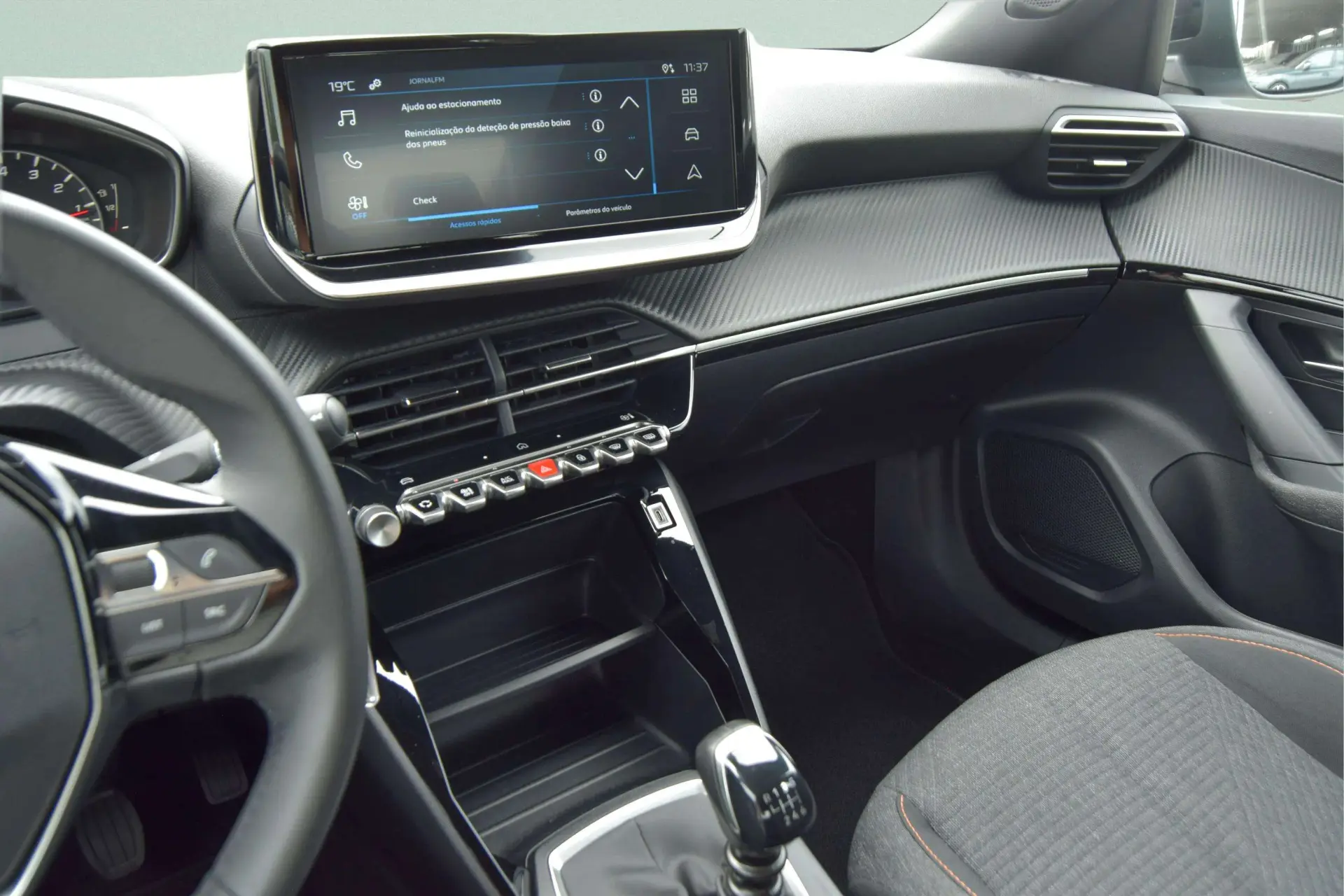 Peugeot 2008 1.2 PureTech Style 12