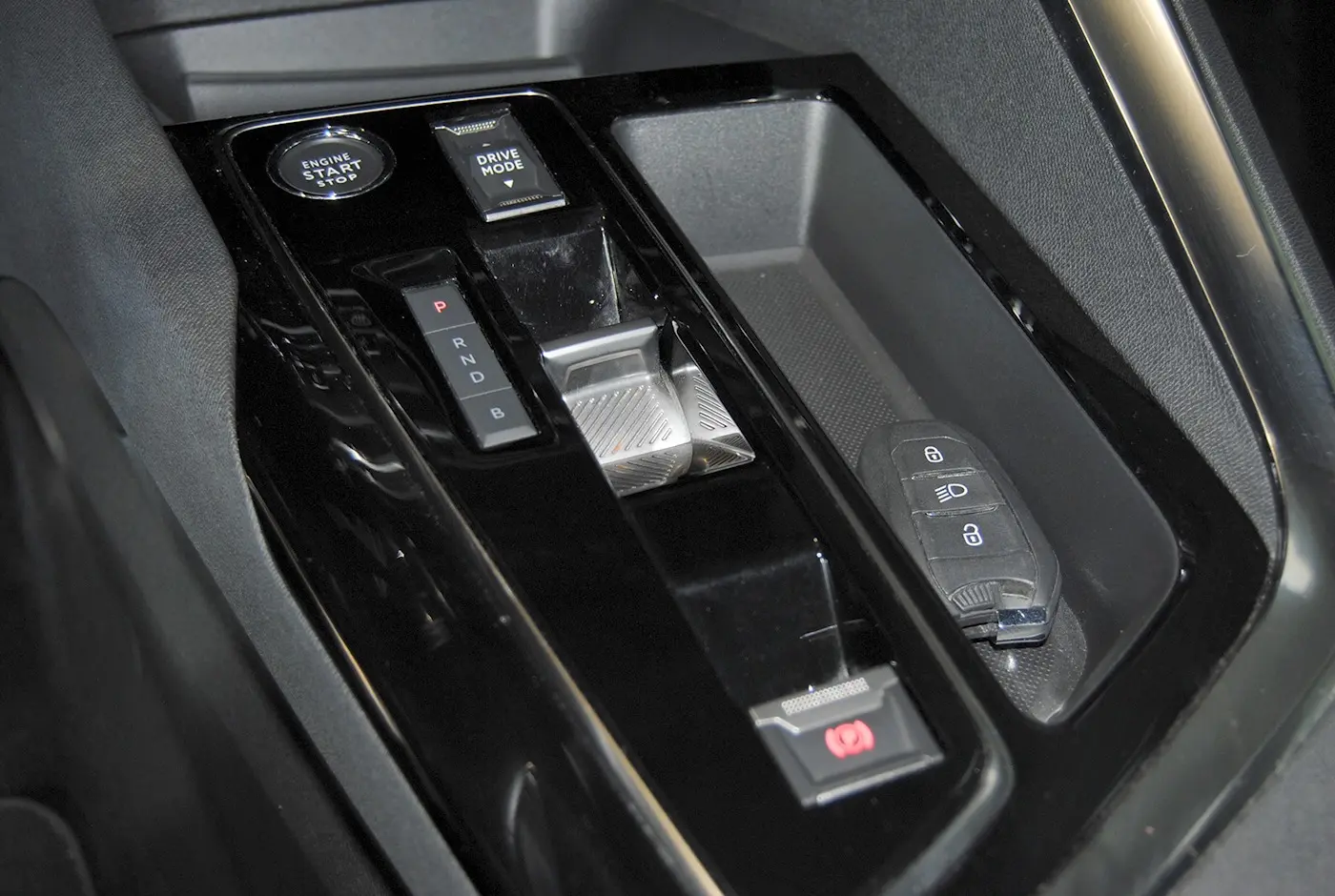 Peugeot 3008 1.6 Hybrid GT e-EAT8 28