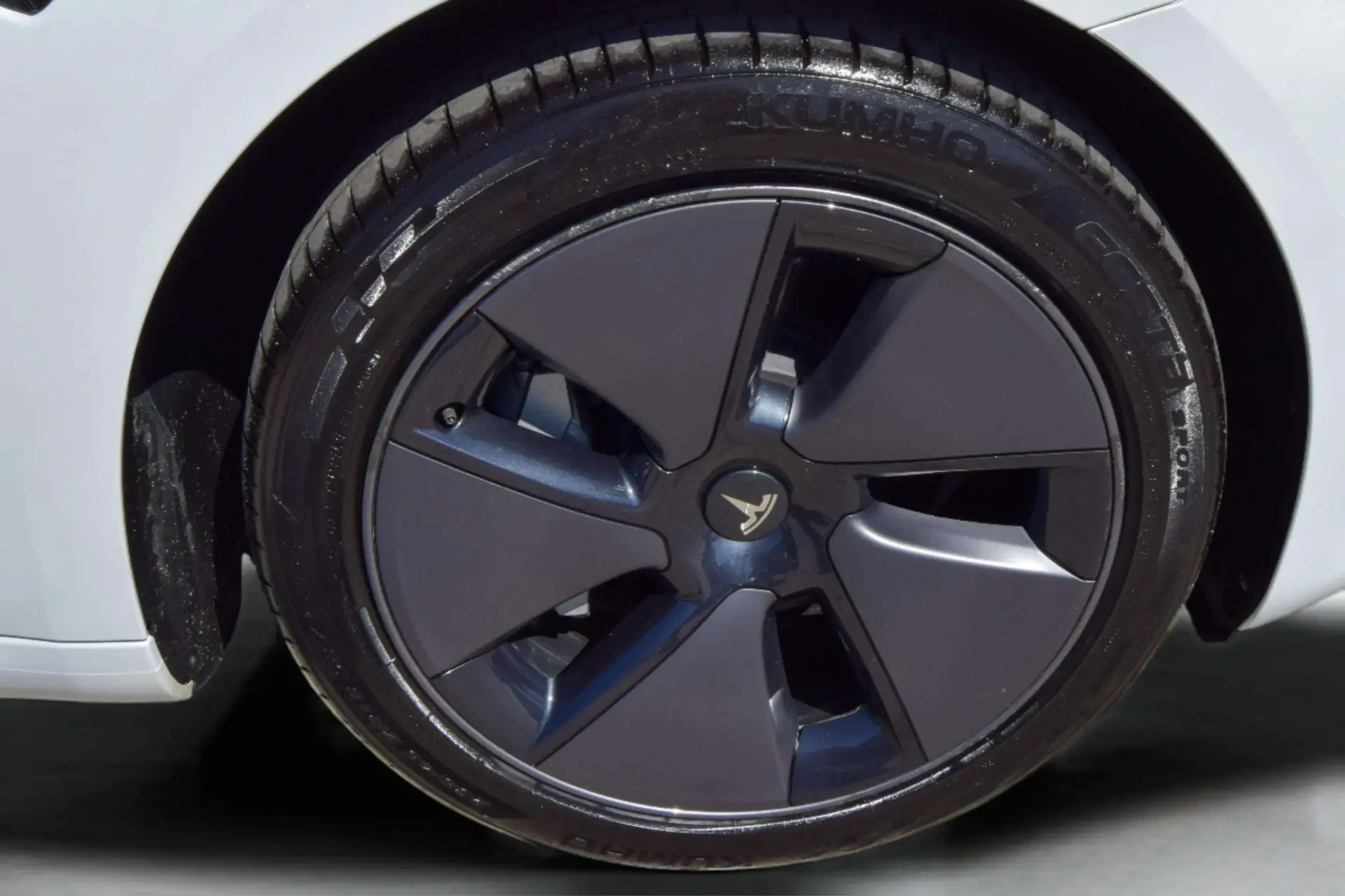 Tesla Model 3 Long-Range AWD Dual Motor 36
