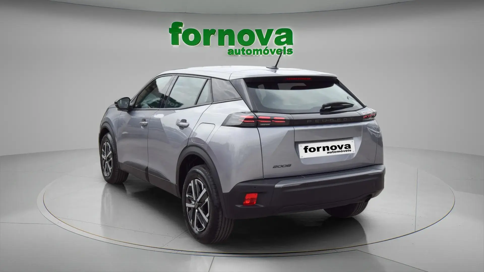 Peugeot 2008 1.2 PureTech Style 4