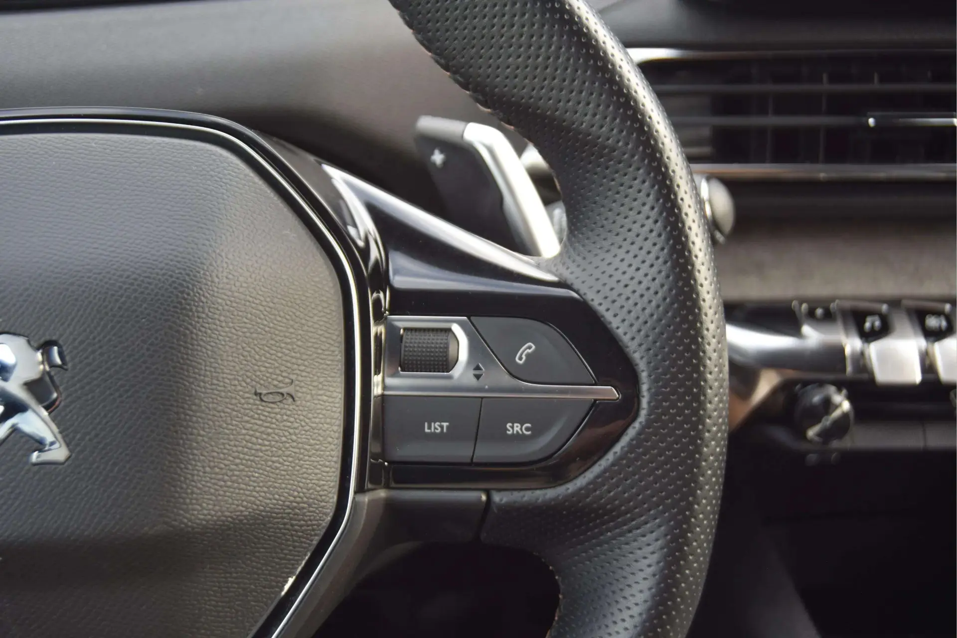 Peugeot 3008 1.6 HYBRID GT PACK e-EAT8 13