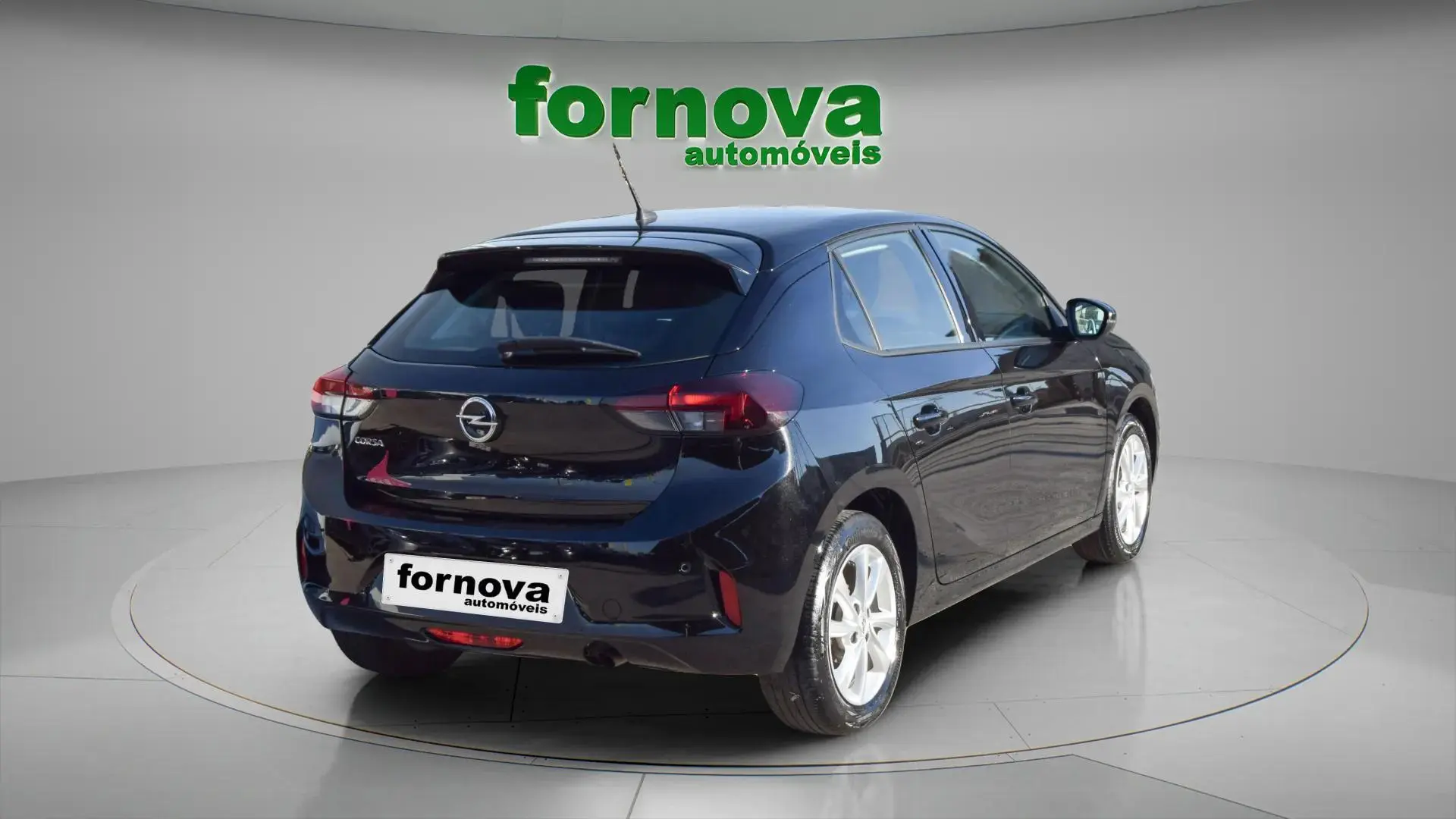 Opel Corsa 1.2 Business Edition 4