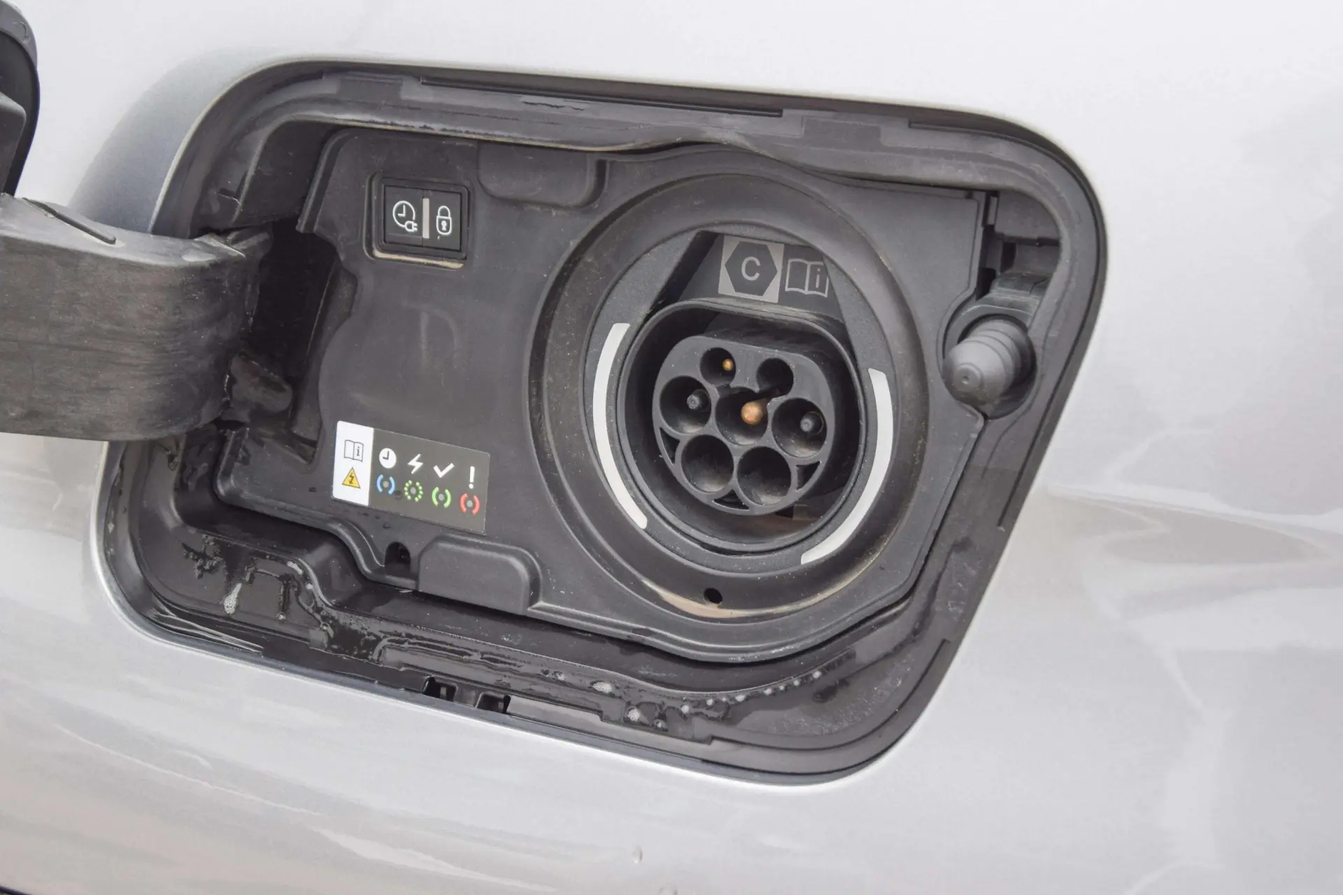 Peugeot 3008 1.6 Hybrid GT e-EAT8 31