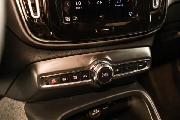 Volvo C40 Recharge 69 kWh Single Motor RWD Core 27