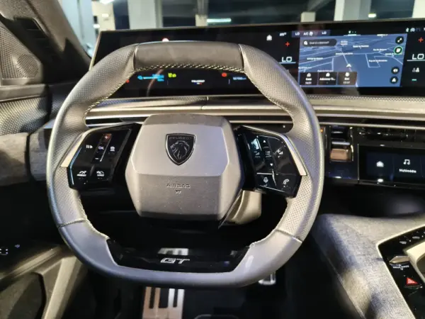 Peugeot E-5008 73 kWh GT 30