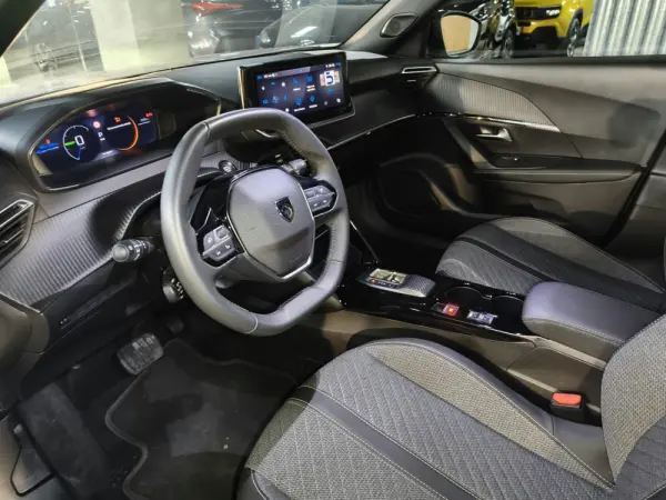 Peugeot e-2008 54 kWh Allure Allure 15