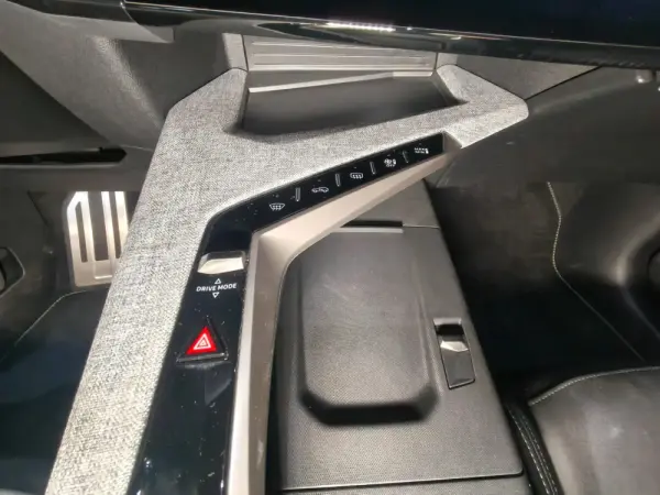 Peugeot E-5008 73 kWh GT 35