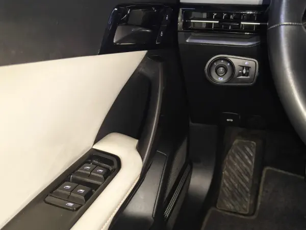 MG MG4 64 kWh Luxury 21