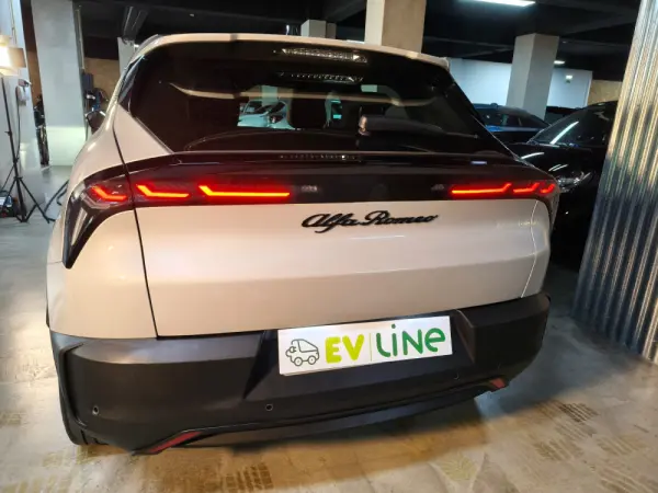Alfa Romeo Junior Elletrica 50 kWh 14