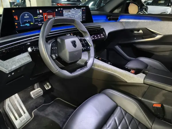 Peugeot E-5008 210 GT Exclusive 19