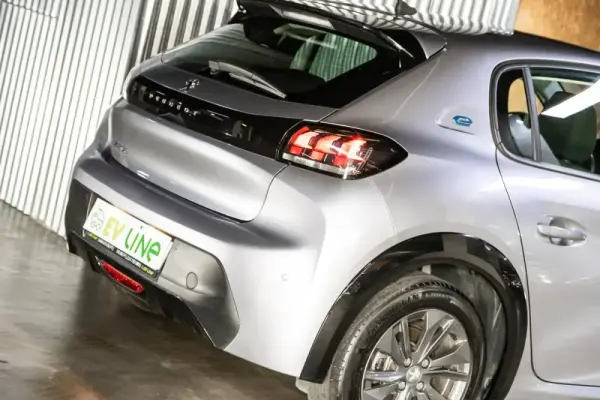 Peugeot e-208 50 kWh Active Pack 14