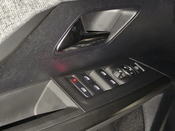 Peugeot E-5008 210 GT Exclusive 37