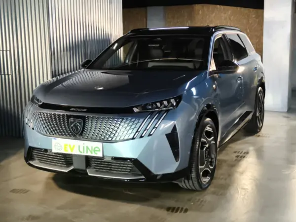 Peugeot E-5008 210 GT Exclusive 6