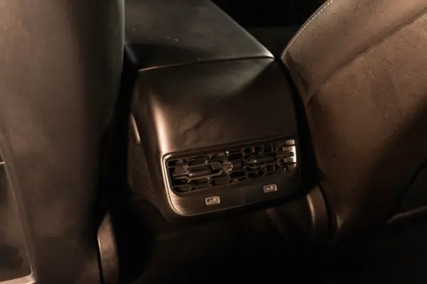 Tesla Model 3 Performance Dual Motor AWD 33