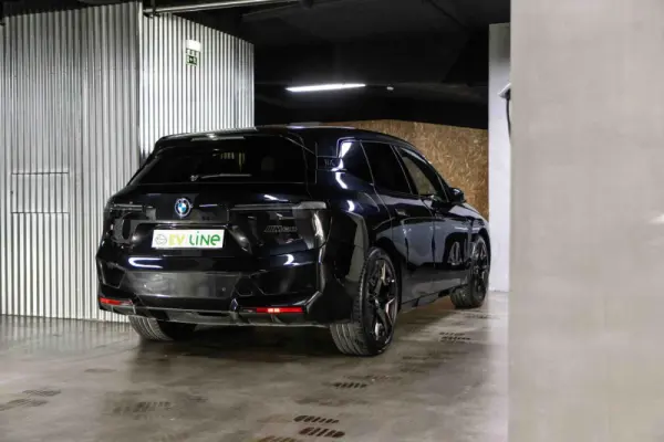 BMW iX2 M60 33