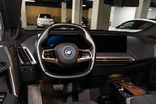 BMW iX2 M60 45
