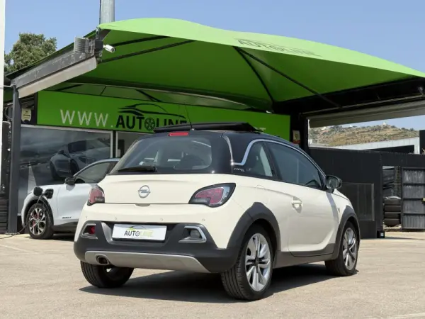 Opel Adam 1.0 T Rocks 6