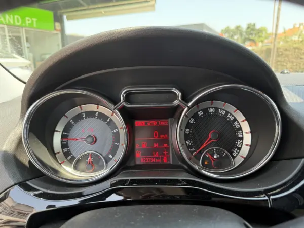 Opel Adam 1.0 T Rocks 20