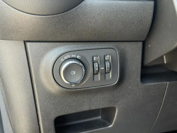 Opel Adam 1.0 T Rocks 31